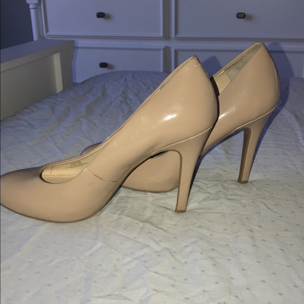 Jessica Simpson Heels - Picture 2 of 4